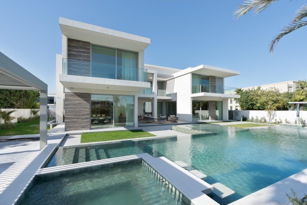 Contemporary Dubai villa with private pool