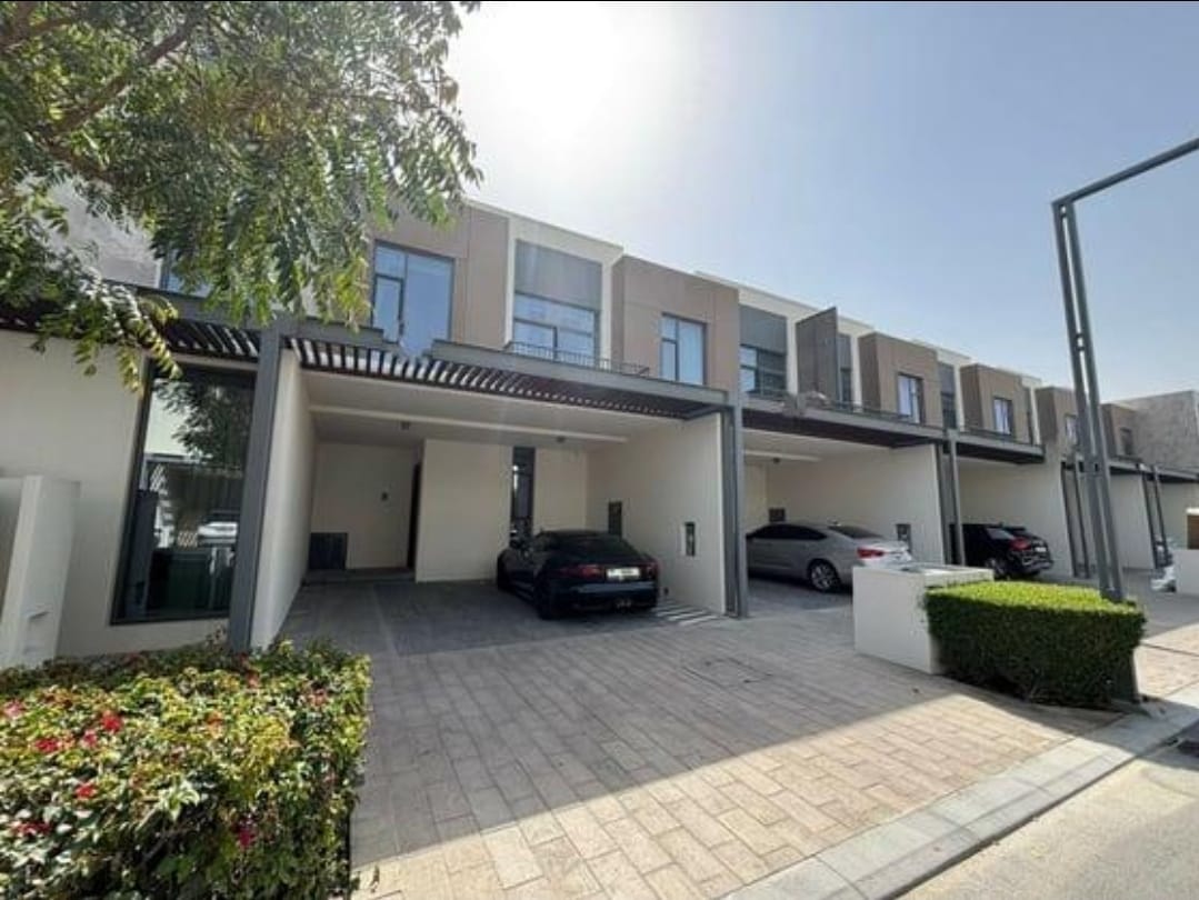 Modern Dubai townhouse community